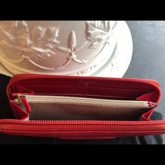 Chanel Caviar Large Timeless CC Zip Around Wallet - Picture 4 of 7